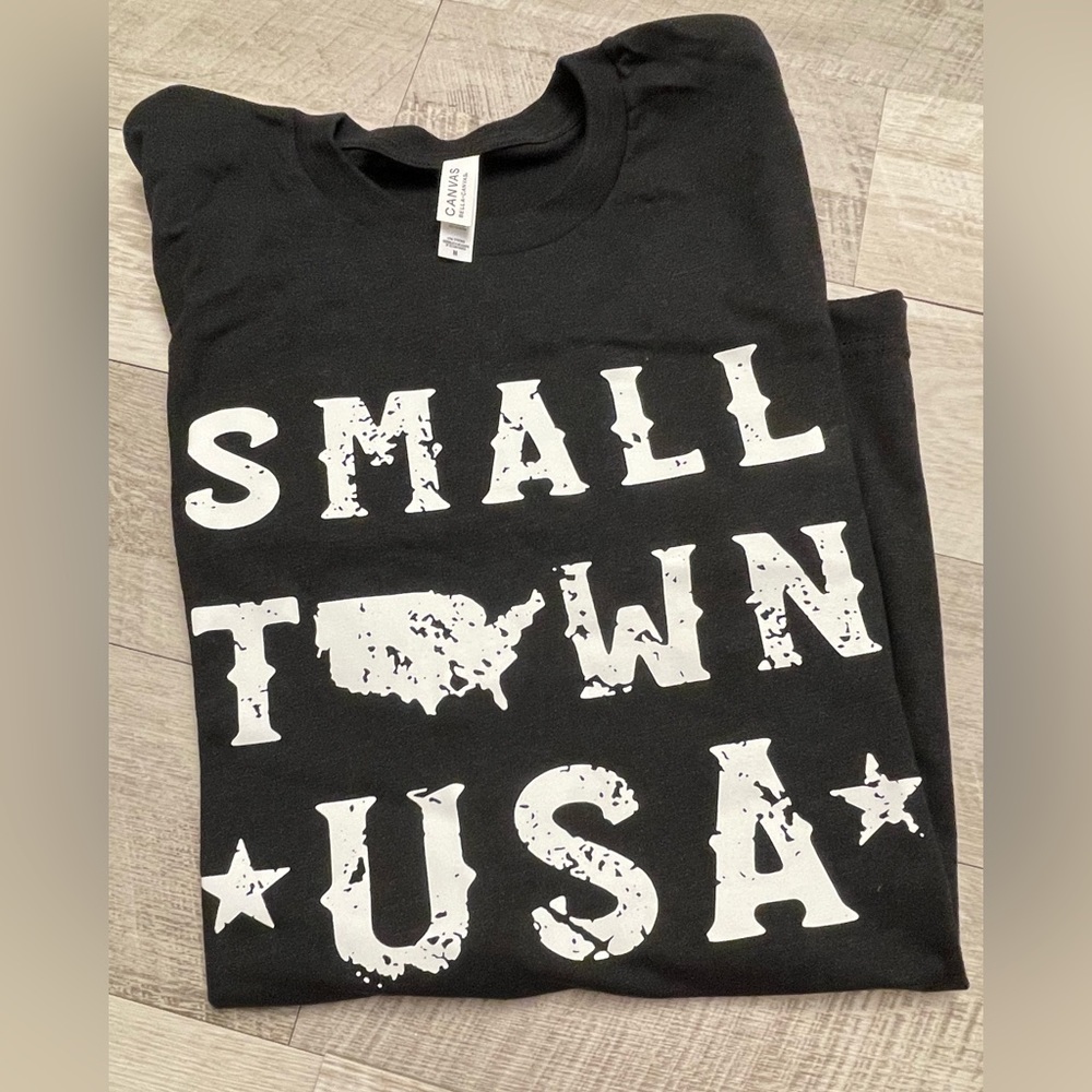 🆕 Size Medium Bella Canvas Black Heather Small town USA T-Shirt